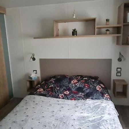 Mobilhome 2 Ch,1 Salon 40M2 De Charme Dans Camping *** Saint-Julien-en-Born Zewnętrze zdjęcie