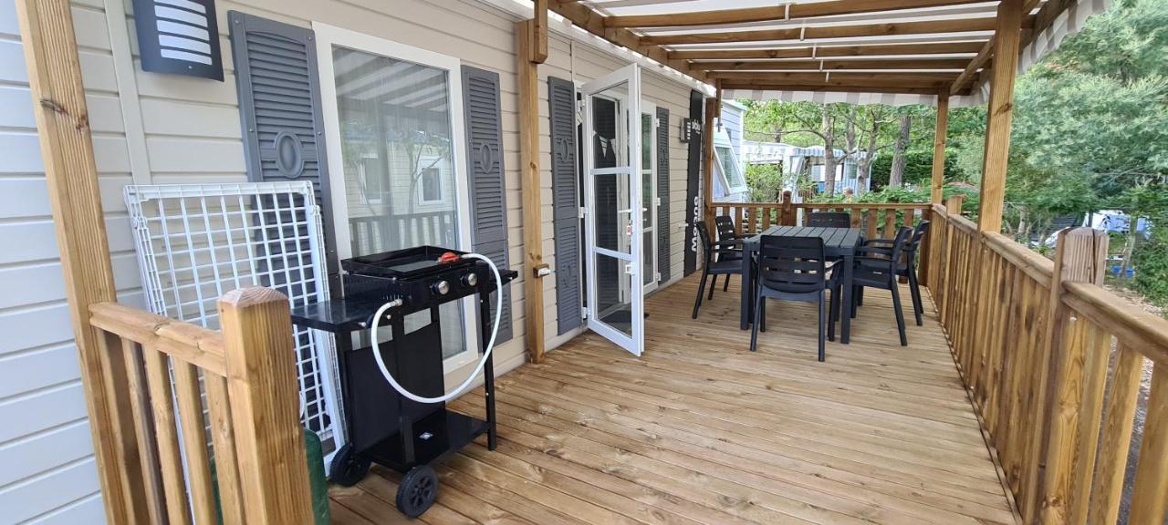 Mobilhome 2 Ch,1 Salon 40M2 De Charme Dans Camping *** Saint-Julien-en-Born Zewnętrze zdjęcie