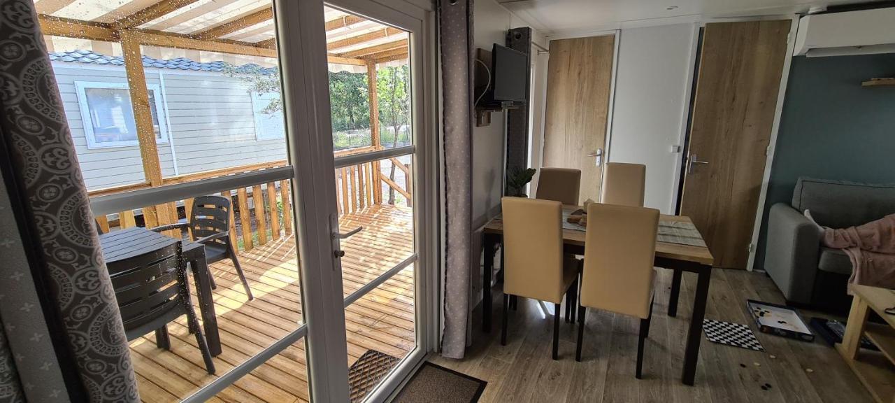 Mobilhome 2 Ch,1 Salon 40M2 De Charme Dans Camping *** Saint-Julien-en-Born Zewnętrze zdjęcie